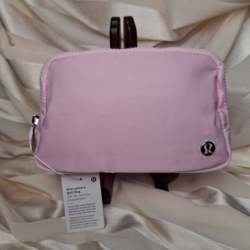 ⚡️FlashSale⚡️ Lululemon Athletica Everywhere Belt Bag